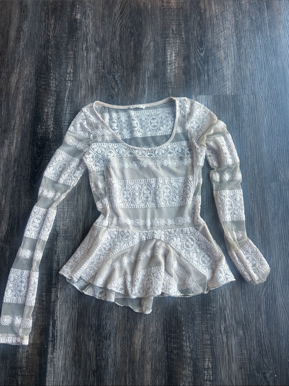 Lace Peplum Scoop-Neck Blouse in Cream and Light Gray